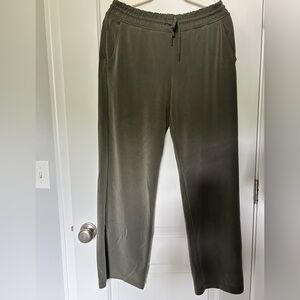 Athleta Seasoft wideleg pants, size medium